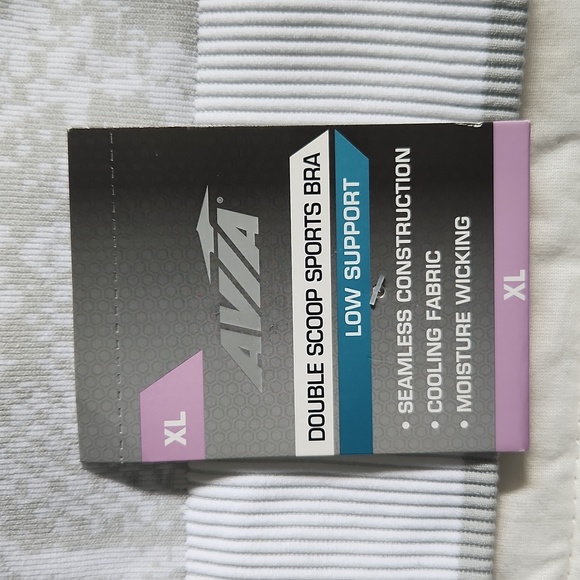 AVIA Double Scoop Sports Bra, XL.  NWT - Picture 2 of 4